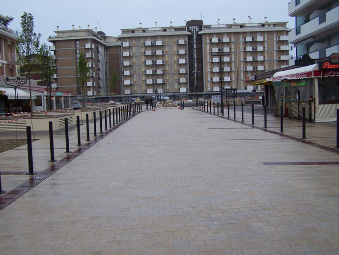23042010-01